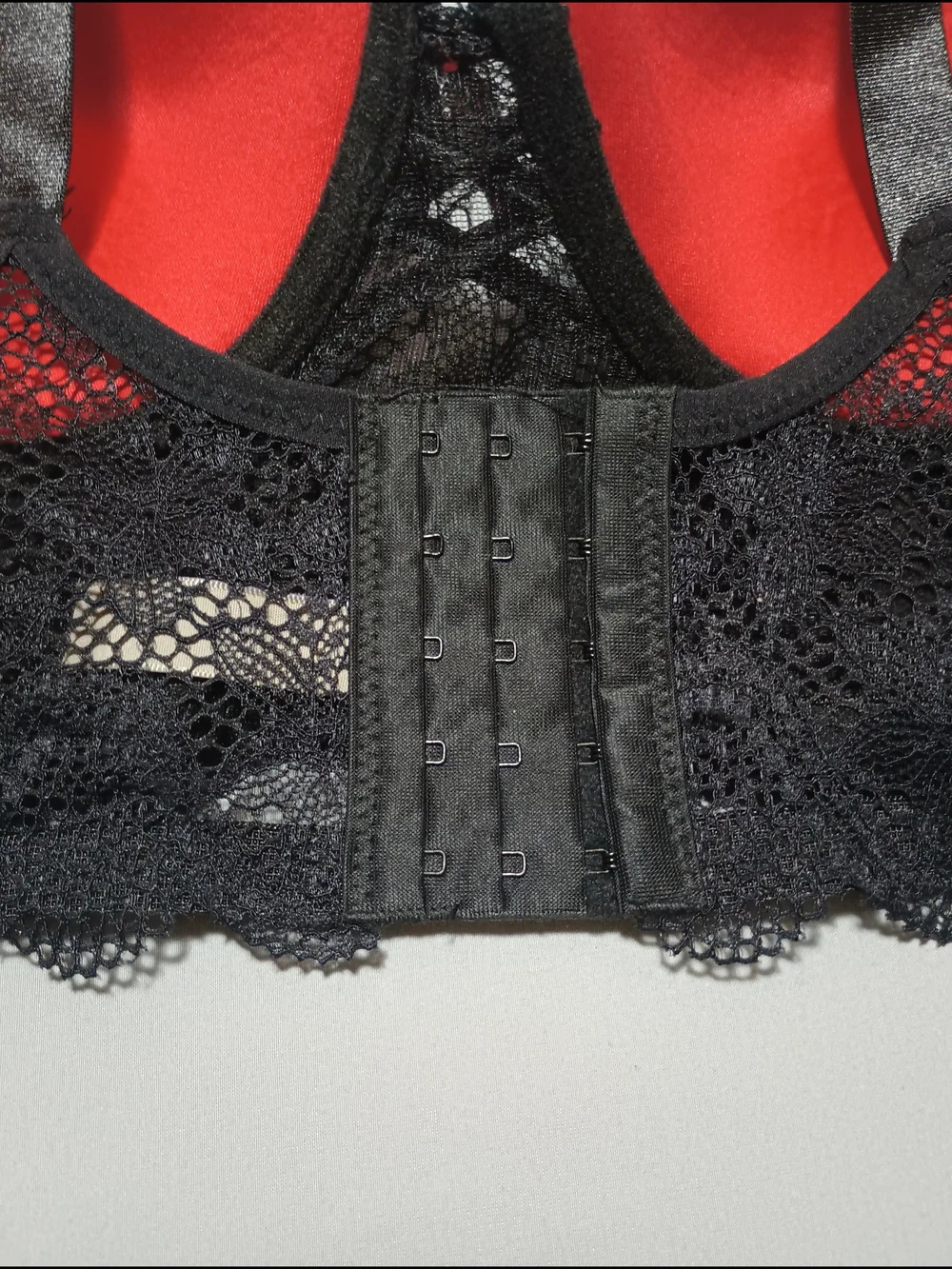 Daisy Fuentes 90% nylon size